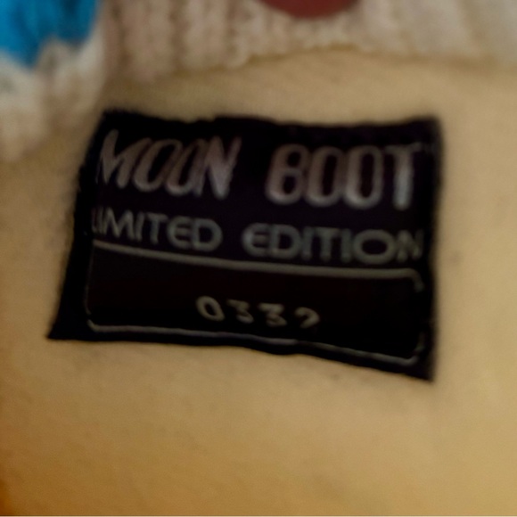 Moon Boots Retro Knit Limited Edition, Woman’s Size 8 - 10 - Picture 12 of 13
